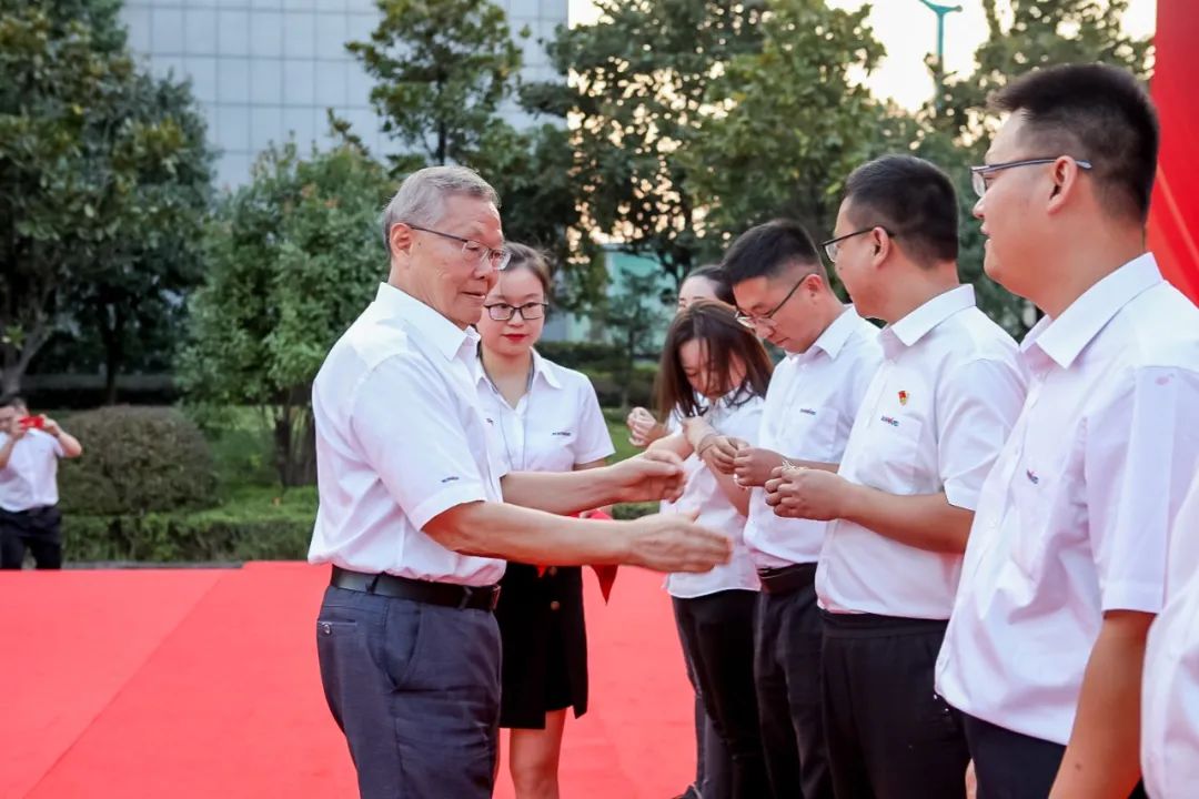 喜迎二十大 携手向未来 | 米兰在线登录-米兰(中国)
智能成立23周年庆祝表彰大会暨趣味运动会隆重举行