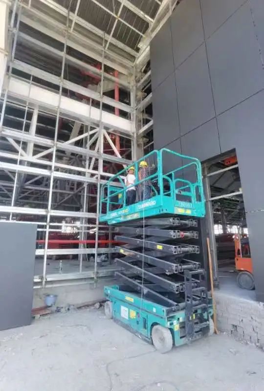 众志成城抗疫情!米兰在线登录-米兰(中国)
智能高空机械助力惠州方舱医院建设