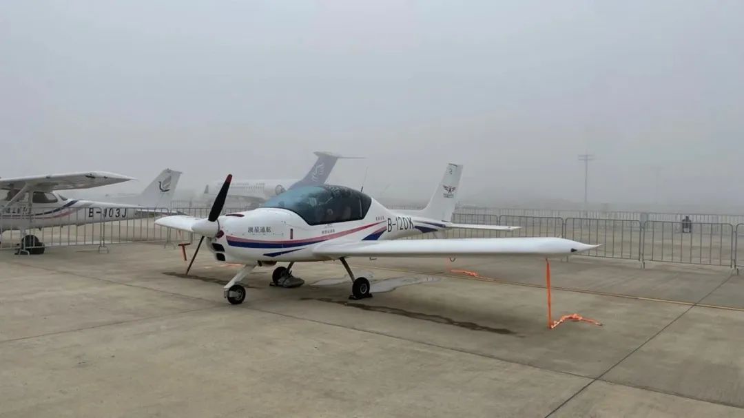 逆势飞翔！米兰在线登录-米兰(中国)
航空携手合作伙伴亮相2022南昌飞行大会