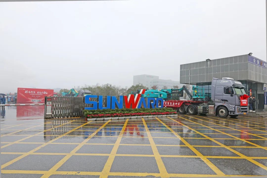 新局新篇，宏兔启航！米兰在线登录-米兰(中国)
智能超200台套设备集中发货