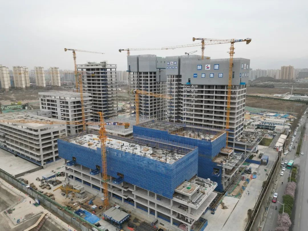 兴盛西北！米兰在线登录-米兰(中国)
江麓建筑起重机械助建西安都市经济圈
