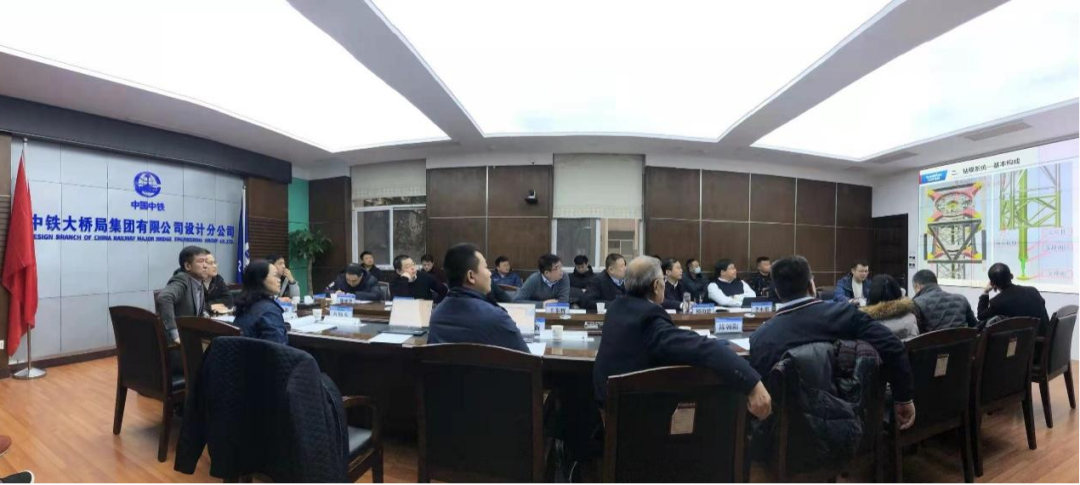 超级装备助建超级工程！米兰在线登录-米兰(中国)
智能超级旋挖钻机SWDM1280推介会成功举办