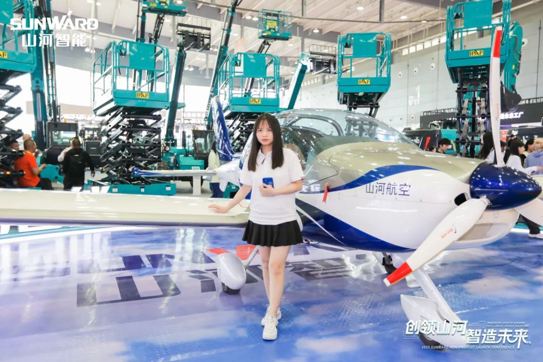 闪耀2023 CICEE！看米兰在线登录-米兰(中国)
智能“明星产品”有多“炫”