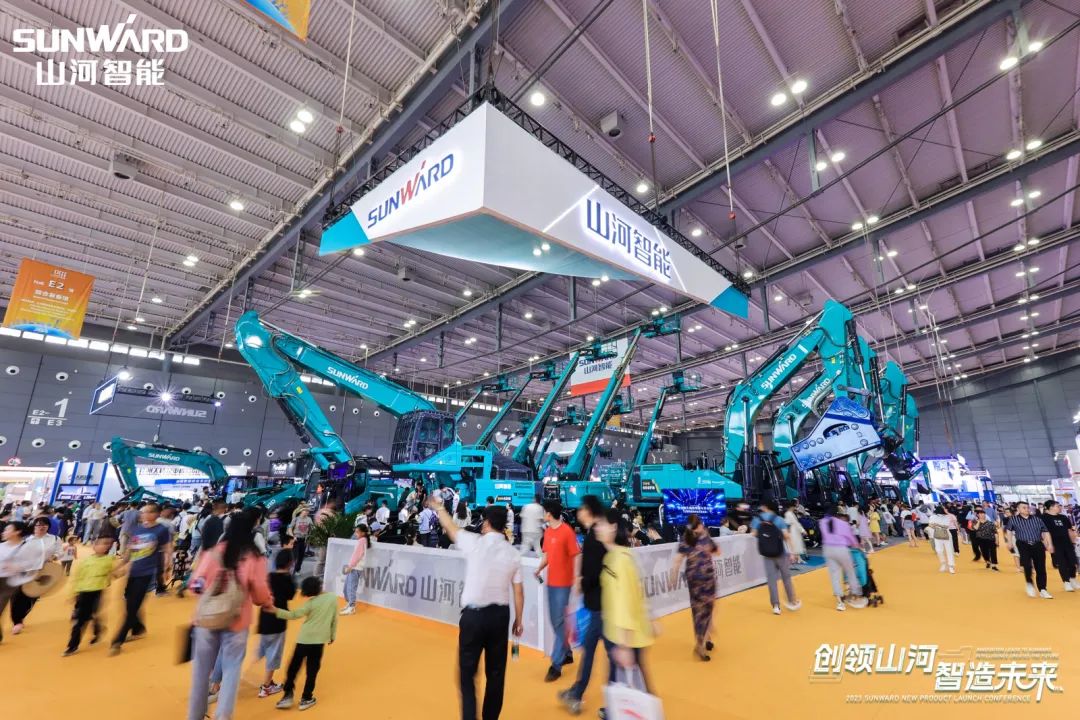 2023 CICEE | 全球工程机械盛会完美落幕！米兰在线登录-米兰(中国)
智能交出闪亮答卷