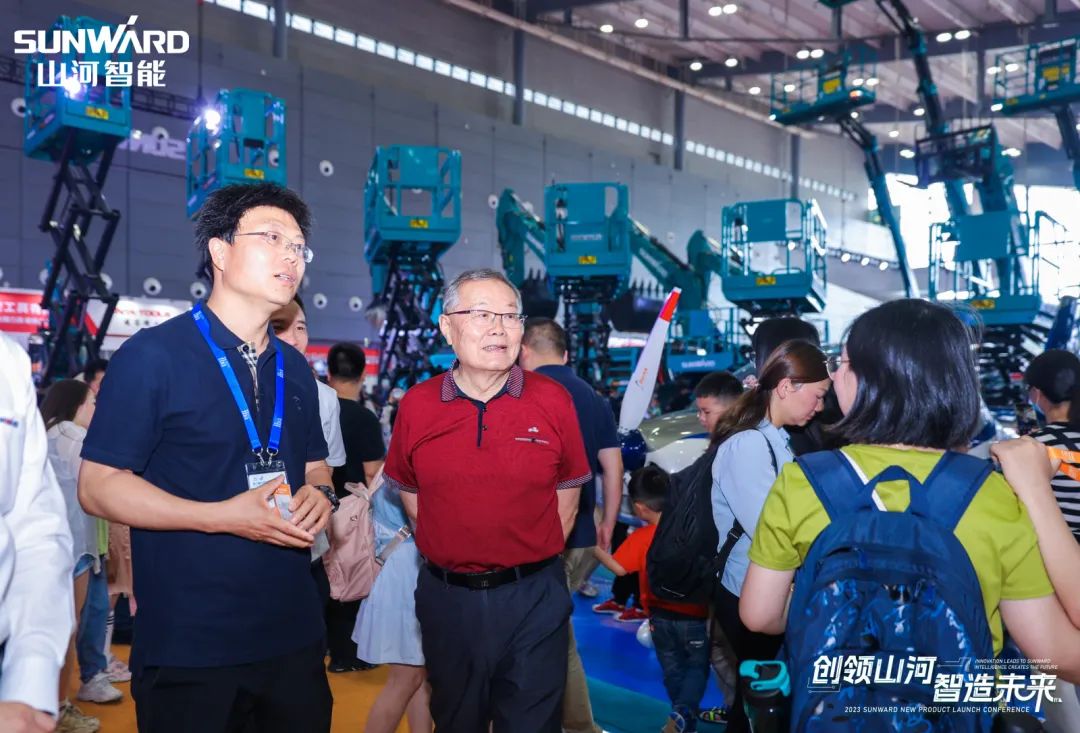 2023 CICEE | 全球工程机械盛会完美落幕！米兰在线登录-米兰(中国)
智能交出闪亮答卷
