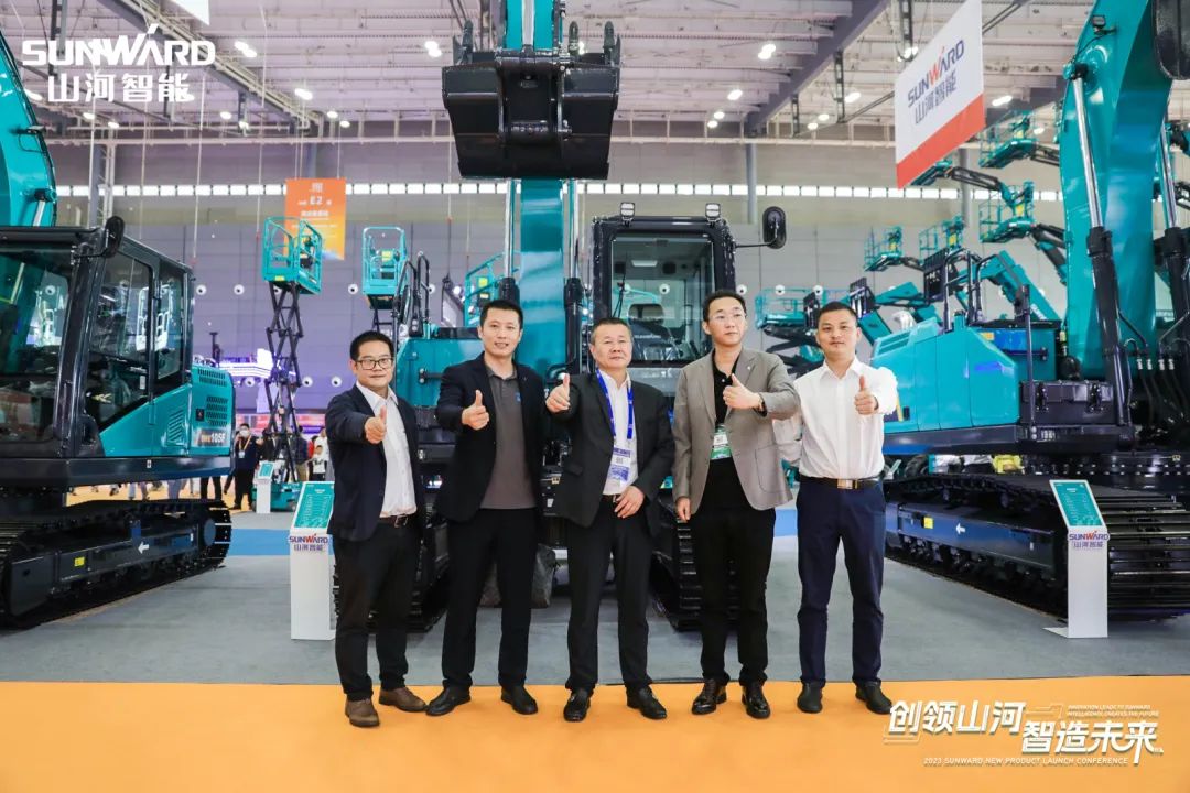 2023 CICEE | 全球工程机械盛会完美落幕！米兰在线登录-米兰(中国)
智能交出闪亮答卷