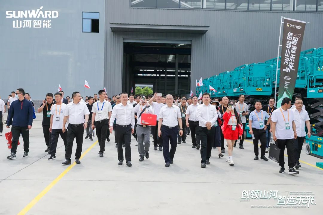 2023 CICEE | 全球工程机械盛会完美落幕！米兰在线登录-米兰(中国)
智能交出闪亮答卷