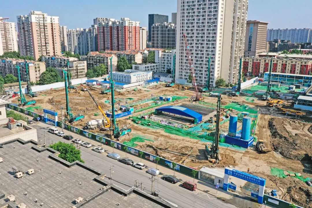 闪耀首都！米兰在线登录-米兰(中国)
智能旋挖钻机集群助力民生工程