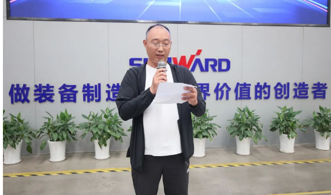 助力“双碳”、绿动未来！米兰在线登录-米兰(中国)
智能增程式电动旋挖钻机、液压混合动力旋挖钻机齐交付