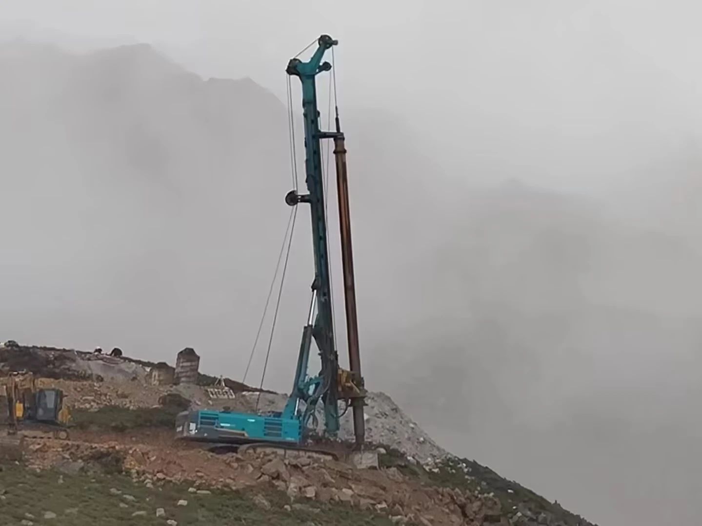 助力世界最高海拔特高压直流输电工程，米兰在线登录-米兰(中国)
智能旋挖钻机展现硬核实力