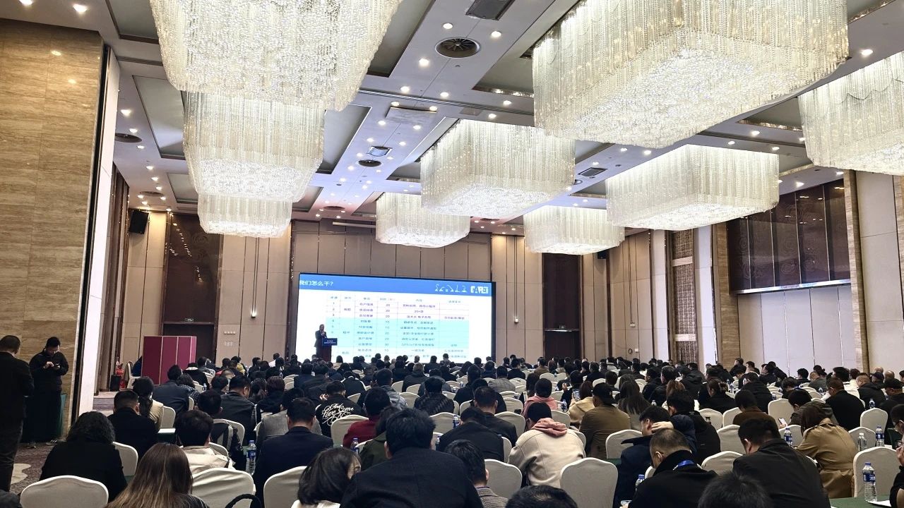 “爆品”来袭，签单不断！ 米兰在线登录-米兰(中国)
智能盛装亮相第八届全国高空作业平台租赁大会
