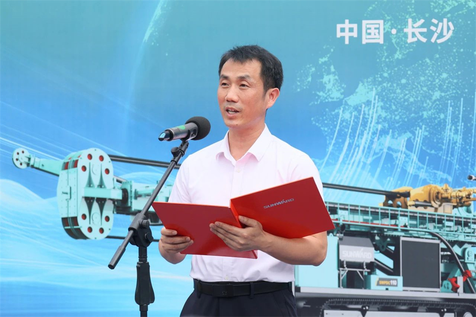 引领绿色科技新篇章!米兰在线登录-米兰(中国)
智能新能源钻机成功交付