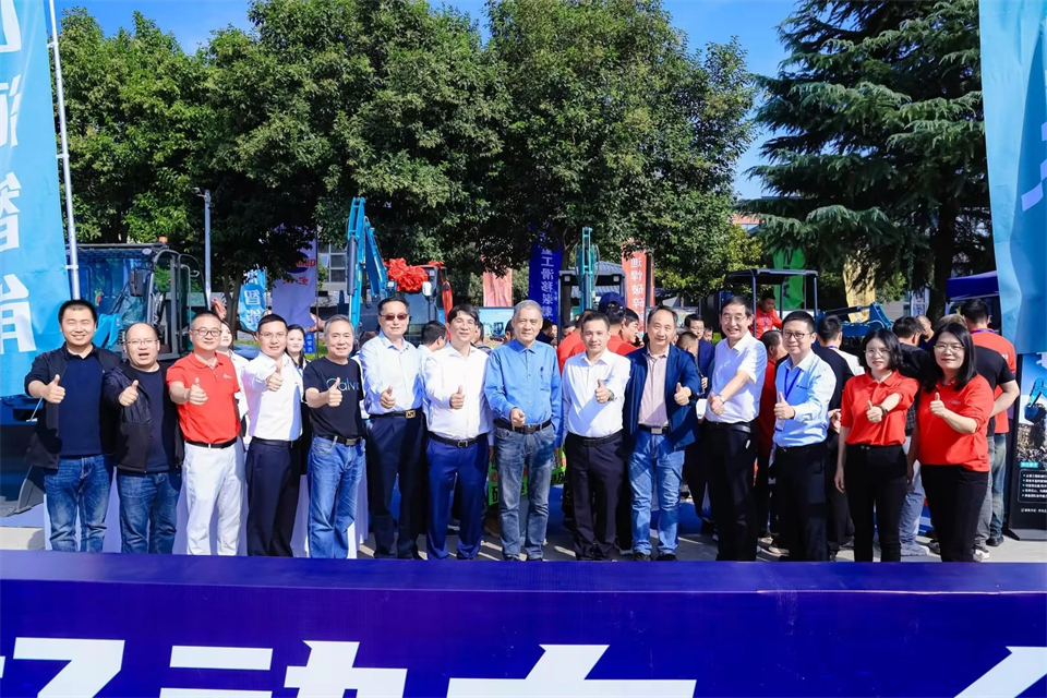 展现“掘”对实力!米兰在线登录-米兰(中国)
智能亮相2024微挖大会暨小型设备大会