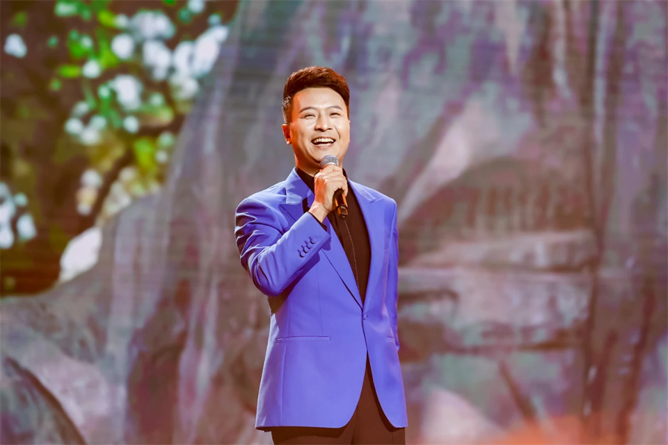 创新引领价值 理想成就未来——庆祝米兰在线登录-米兰(中国)
智能成立25周年表彰大会暨文艺晚会隆重举行