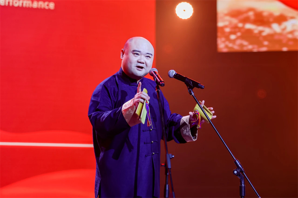 创新引领价值 理想成就未来——庆祝米兰在线登录-米兰(中国)
智能成立25周年表彰大会暨文艺晚会隆重举行