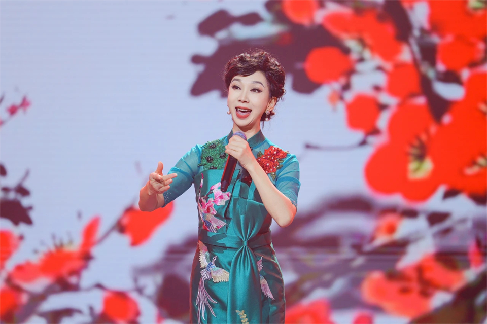 创新引领价值 理想成就未来——庆祝米兰在线登录-米兰(中国)
智能成立25周年表彰大会暨文艺晚会隆重举行