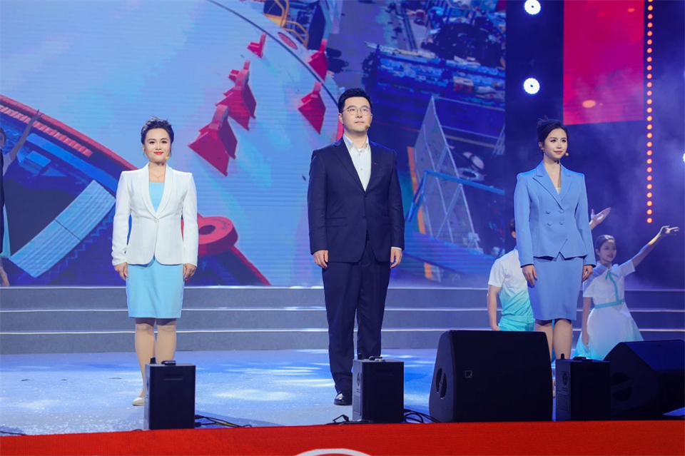 创新引领价值 理想成就未来——庆祝米兰在线登录-米兰(中国)
智能成立25周年表彰大会暨文艺晚会隆重举行