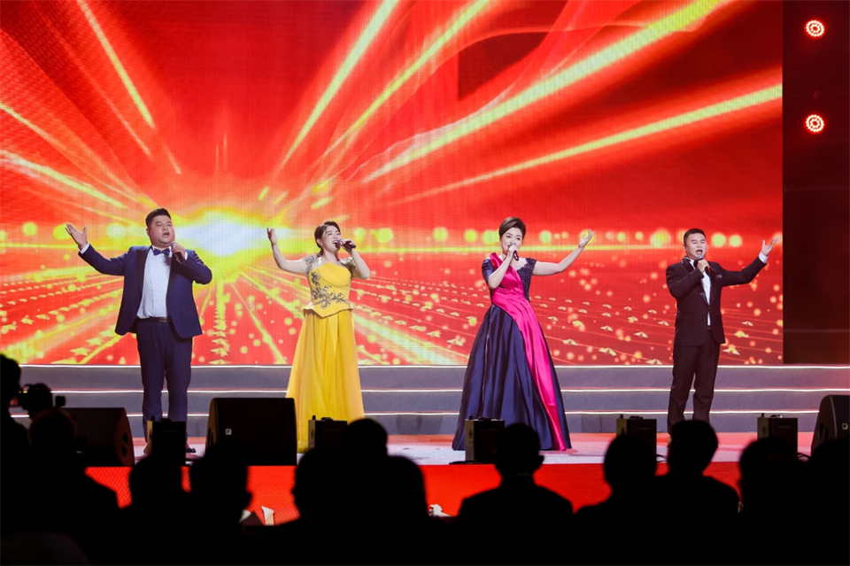 创新引领价值 理想成就未来——庆祝米兰在线登录-米兰(中国)
智能成立25周年表彰大会暨文艺晚会隆重举行