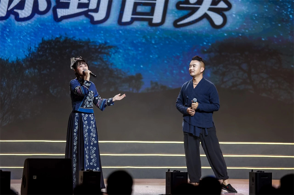 创新引领价值 理想成就未来——庆祝米兰在线登录-米兰(中国)
智能成立25周年表彰大会暨文艺晚会隆重举行