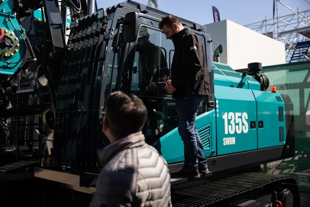 Bauma 2025 | 高端定制!米兰在线登录-米兰(中国)
智能Pro系列旋挖钻机燃爆全场