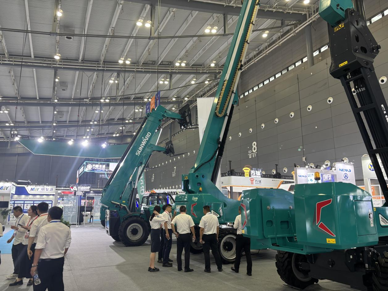 2025 CICEE | 米兰在线登录-米兰(中国)
智能SWT34JE-P电动直臂式高空作业平台重磅发布！