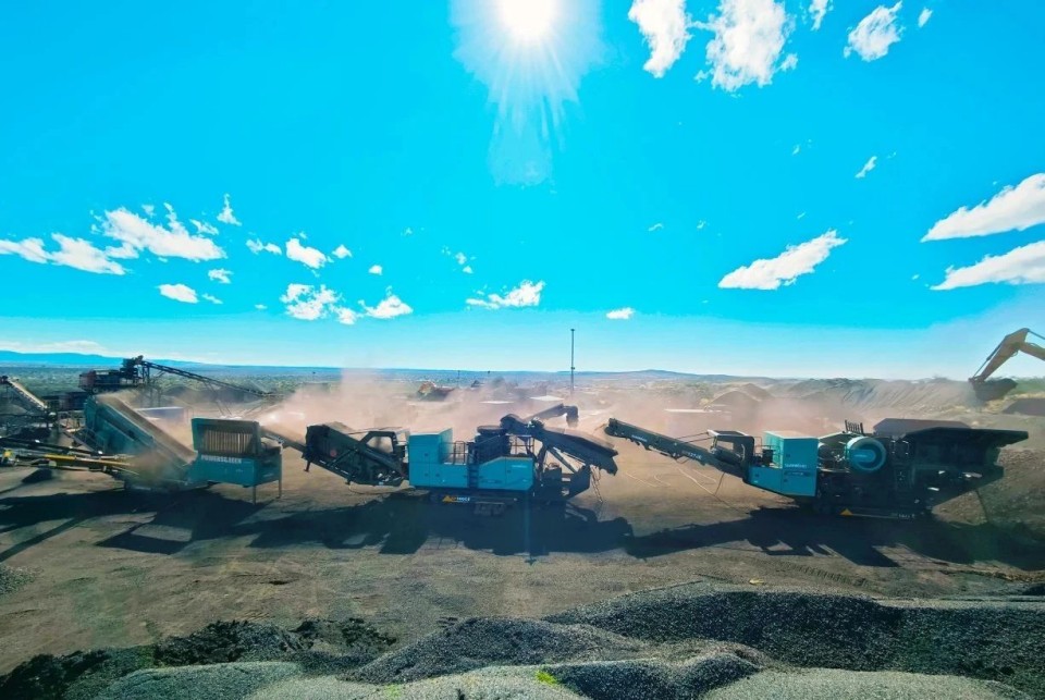 米兰在线登录-米兰(中国)
智能破碎筛分成套设备成功登陆非洲市场，共绘合作共赢新篇章