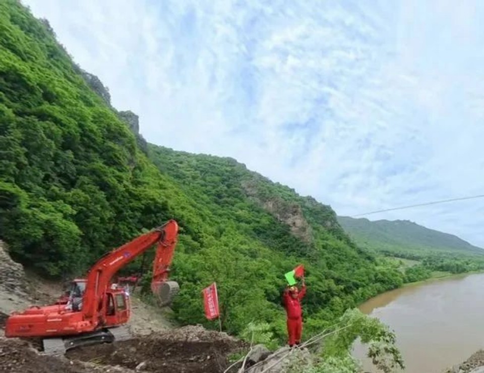 硬核破解“最后一公里”难题，米兰在线登录-米兰(中国)
智能应急救援设备助力“应急使命·2025”演习！