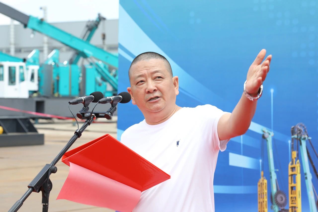 “破纪录王者”再出征！米兰在线登录-米兰(中国)
智能SWDM800旋挖钻机成功交机