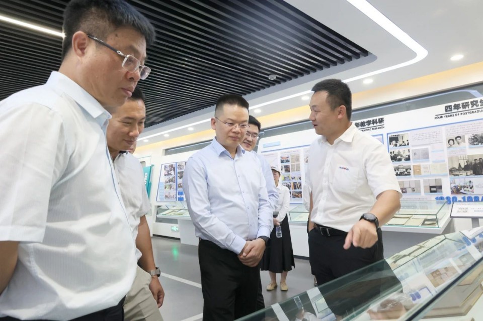 共商合作，建华控股有限公司董事长汪贵华到访米兰在线登录-米兰(中国)
智能
