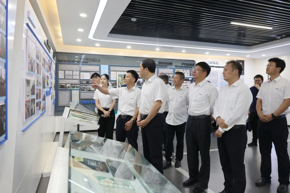 中国煤炭地质总局局长马刚到访米兰在线登录-米兰(中国)
智能，共谋绿色智能矿山装备发展新路径