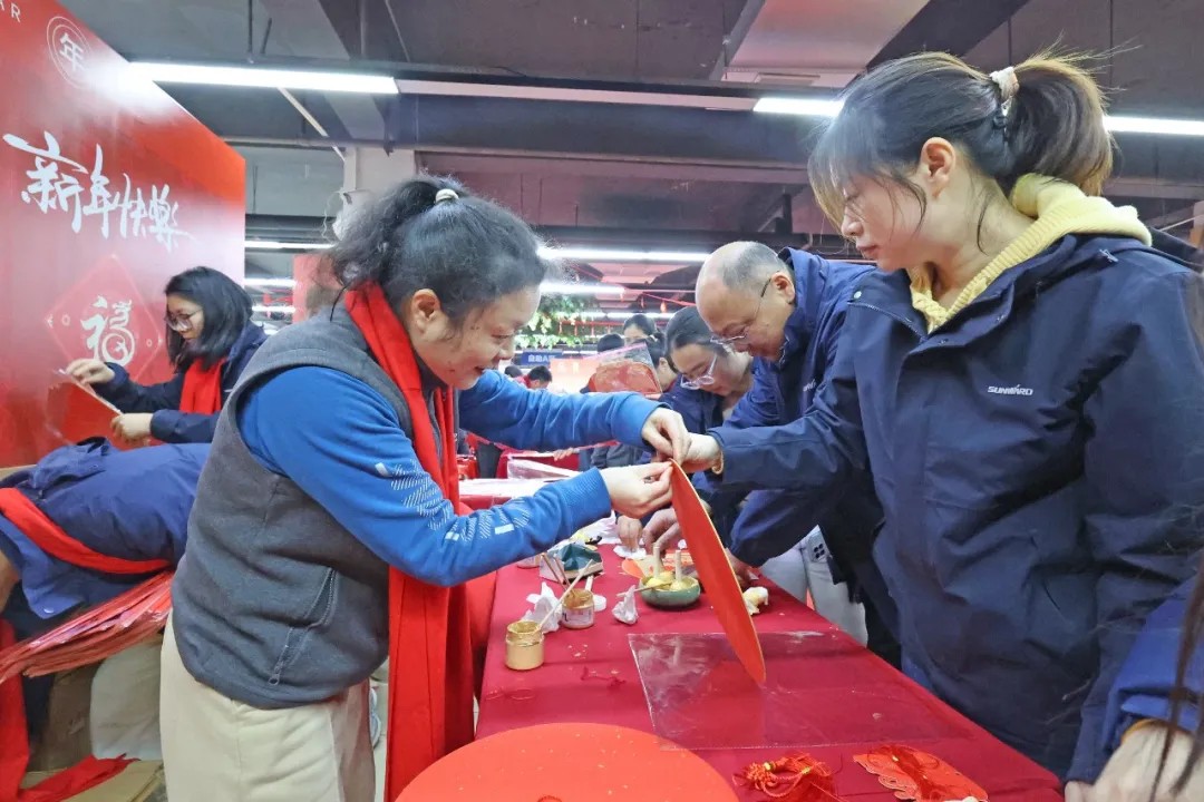 笔墨迎春，祝福暖心！在米兰在线登录-米兰(中国)
智能“囤”年味、送温暖、迎新春